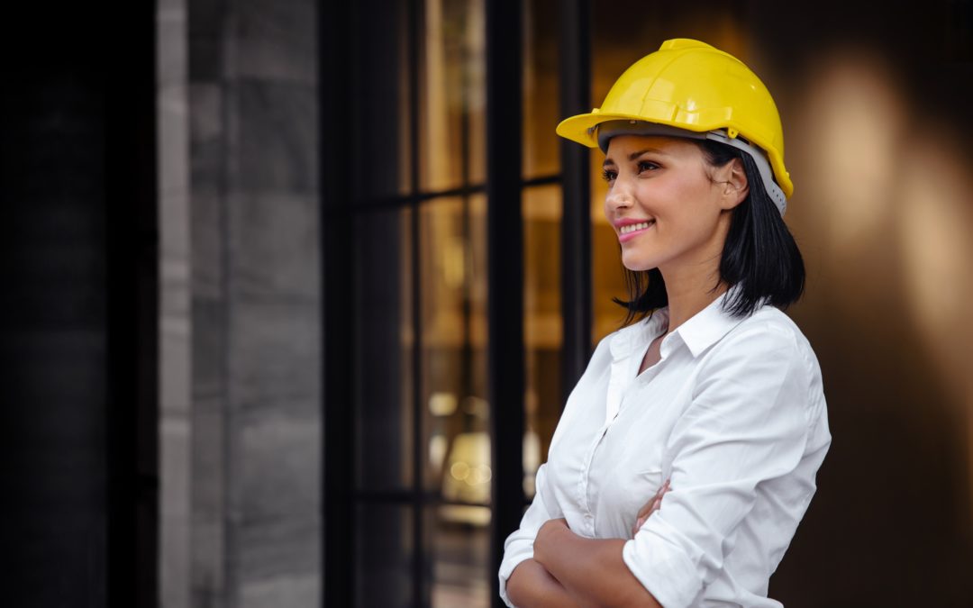 La construcción reduce la brecha salarial a solo 1.000 euros y bate su récord de presencia femenina